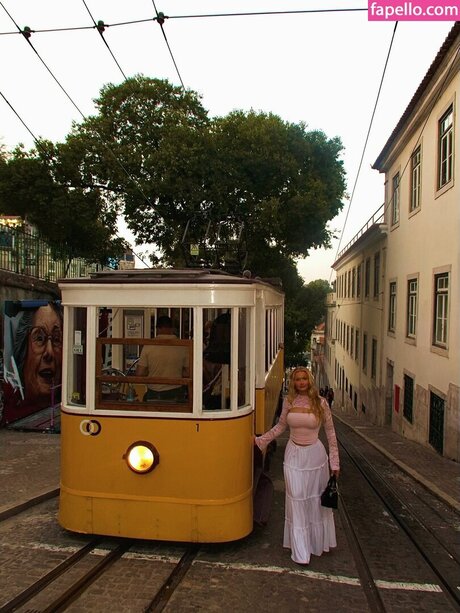 heleneelises hot pornstar photos