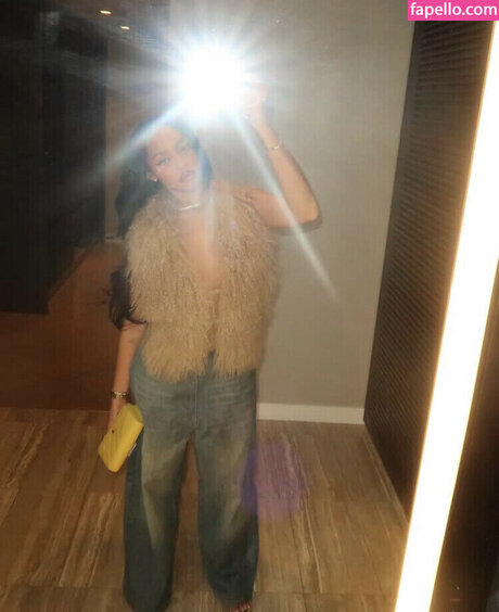 Jodie Woods art model images