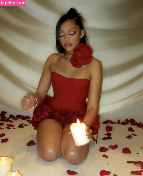 Jodie Woods star naked images