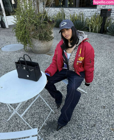 Jodie Woods model nude img