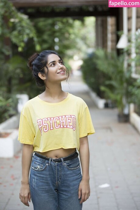 Ruhani Sharma high quality star img