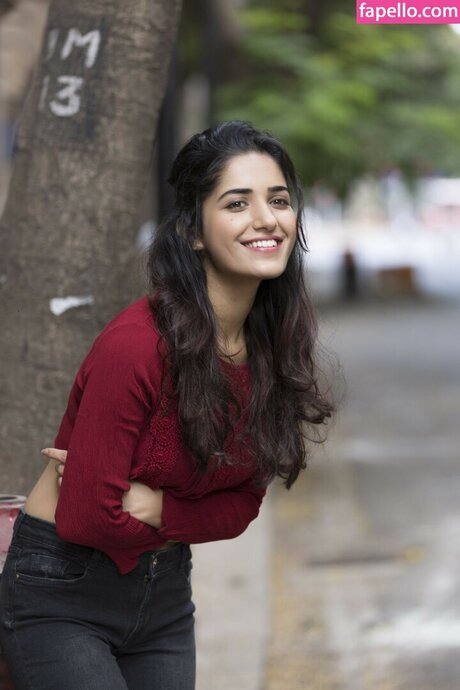 Ruhani Sharma star pretty galleries