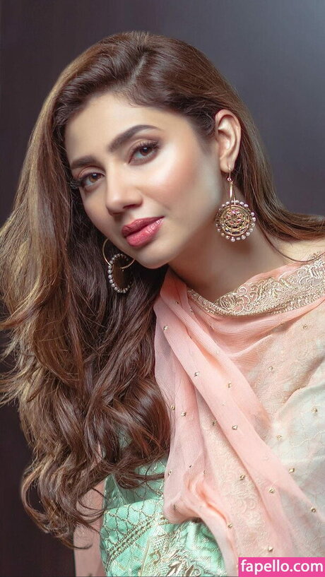 Mahira Khan star nude img