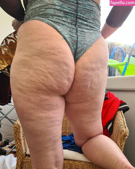 knee deep in life pornstar perfect galleries