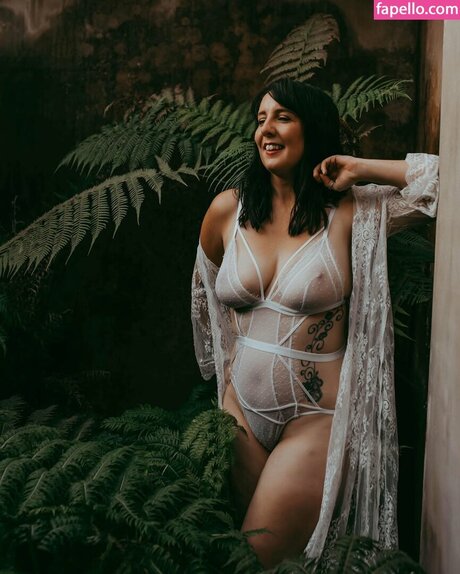 knee deep in life star pretty galleries