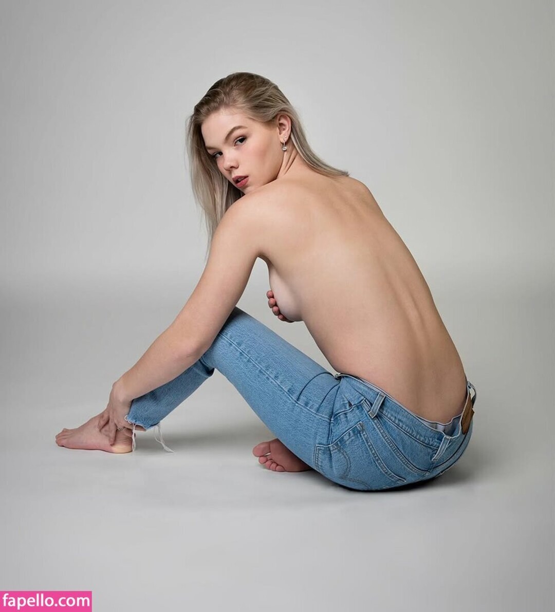 alexisfogartyy model pretty photo