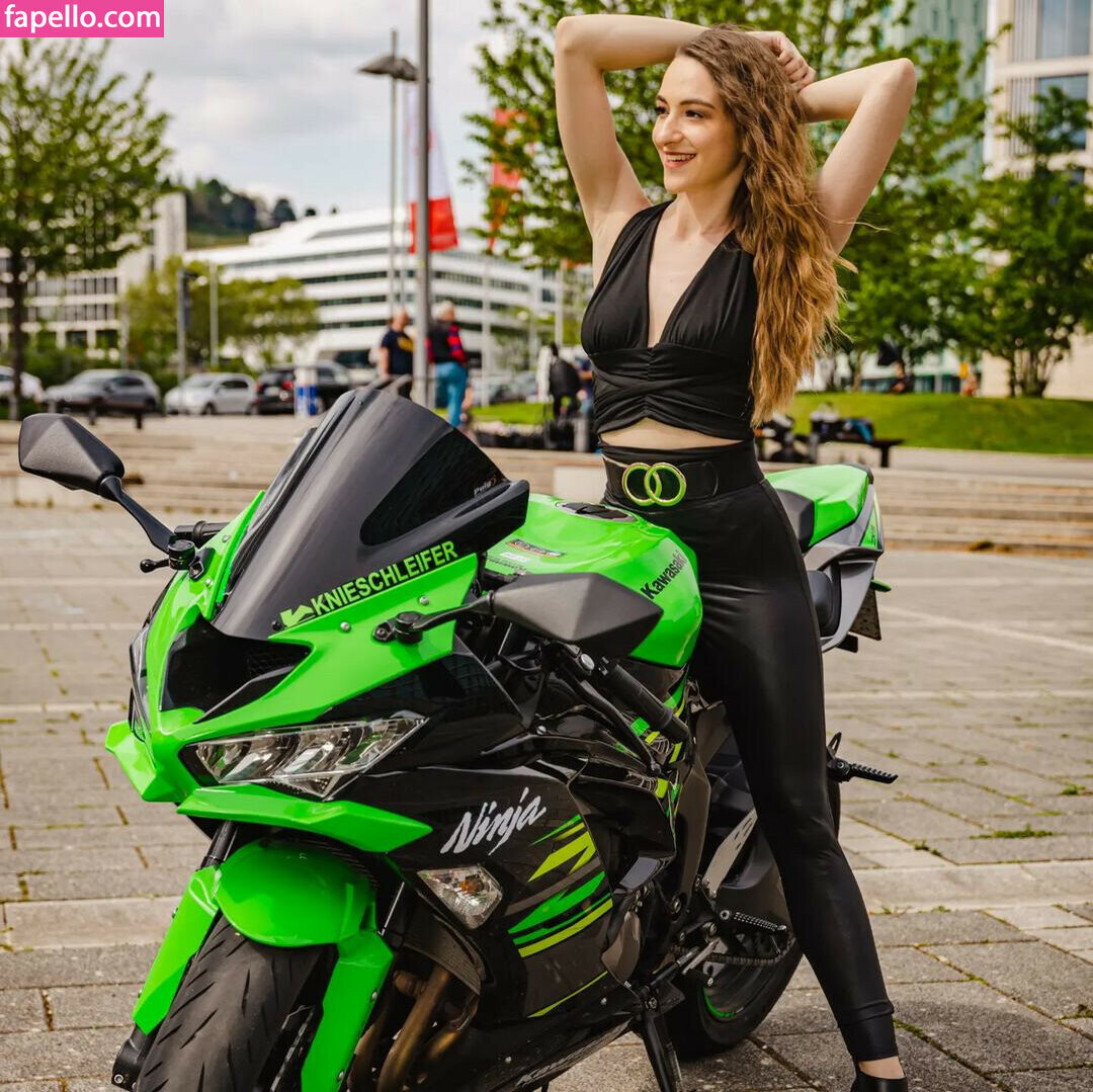 Larissa Schmiederer best model img