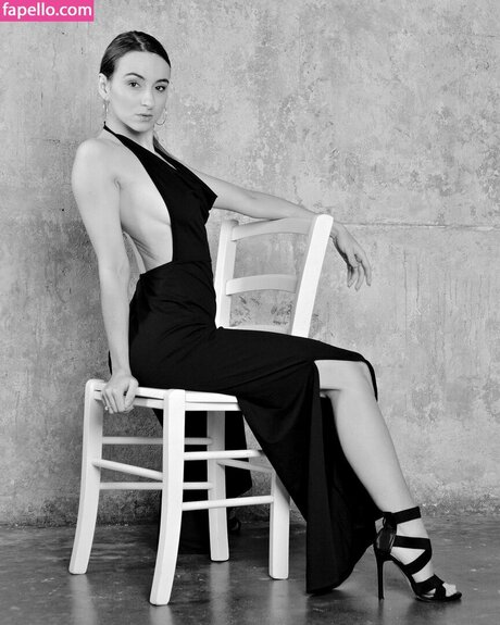 Larissa Schmiederer xxx model photos