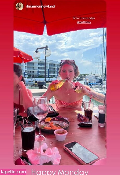 Pearl Farley star top archive