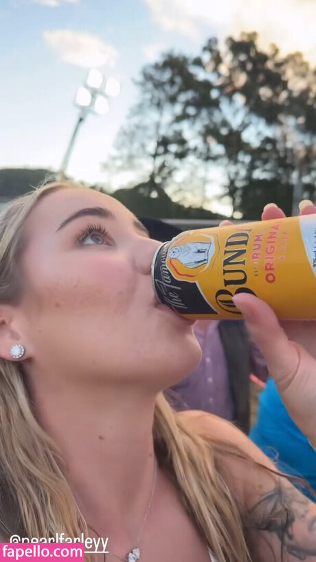 Pearl Farley sexy model photos