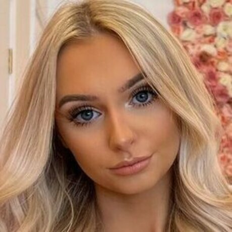 Mimi Malthouse UK star naked pic