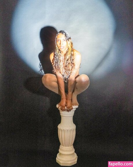 lesbians onlyfans top photos