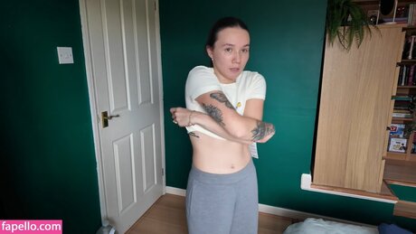 Double Take Reacts nice pornstar photo