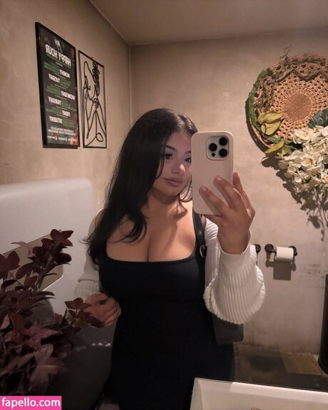 skinny brunette onlyfans pretty photos