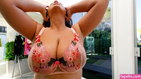 Coco Rains star art img