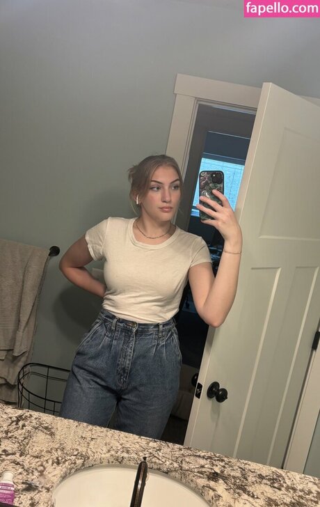 asian onlyfans adult pic