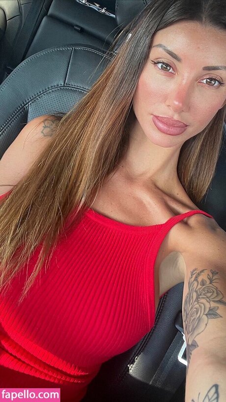 Oriana Tubiolo sex model image