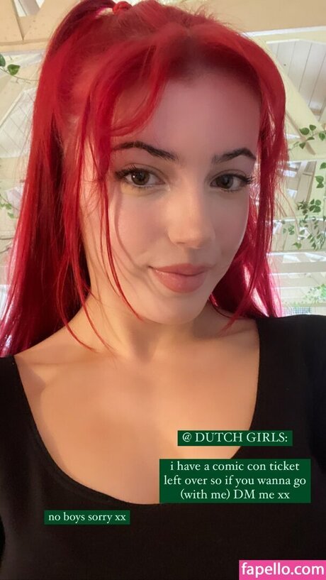 Solomonica De Winter model perfect pic