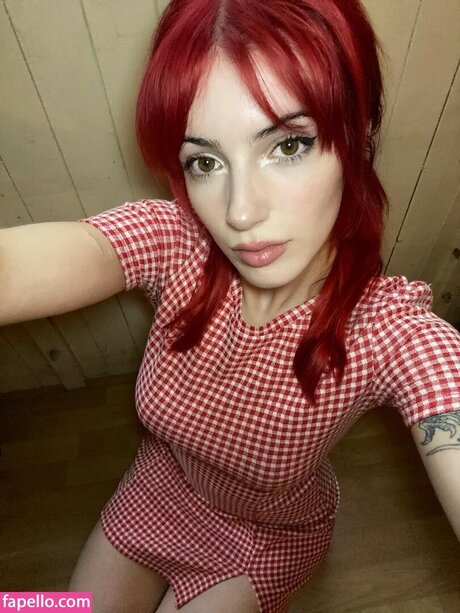 Solomonica De Winter nice actress pics