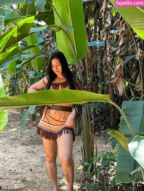 Thais Aruna erotic pornstar pictures