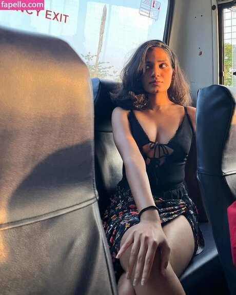 Toskaaa Bong Girl hd pornstar archive