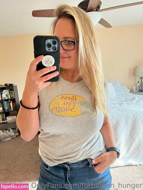 Elena Pears model naked photo