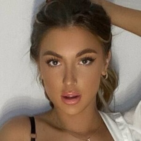 Chloe Hill pornstar nude archive