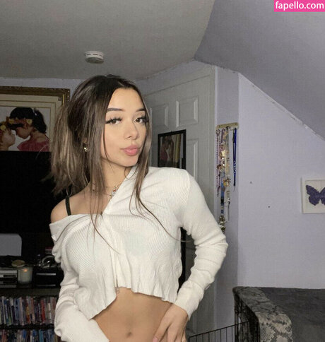 yessseeeniiaa pornstar nudes picture