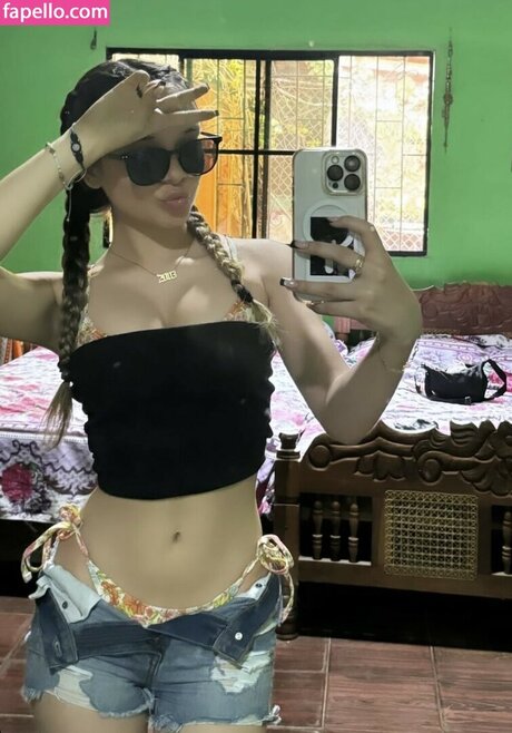 yessseeeniiaa exclusive pornstar pic