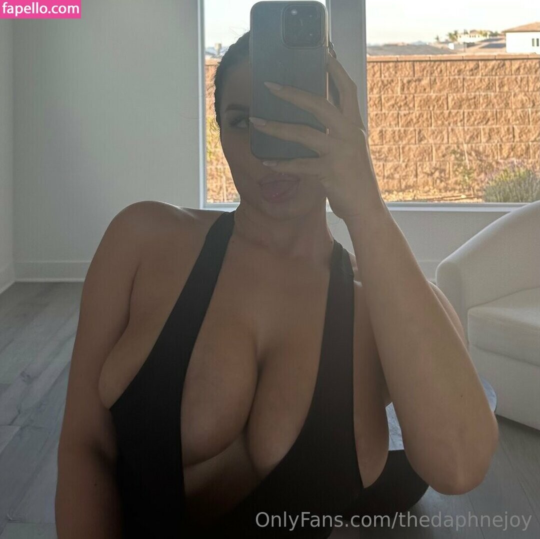 busty redhead onlyfans sexy nude pic