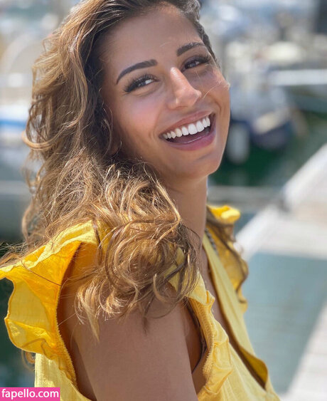 evabenetatou pretty model photos