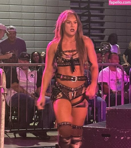 Fallon Henley high quality star photo