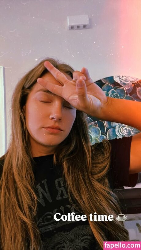 Fallon Henley sexy star photos