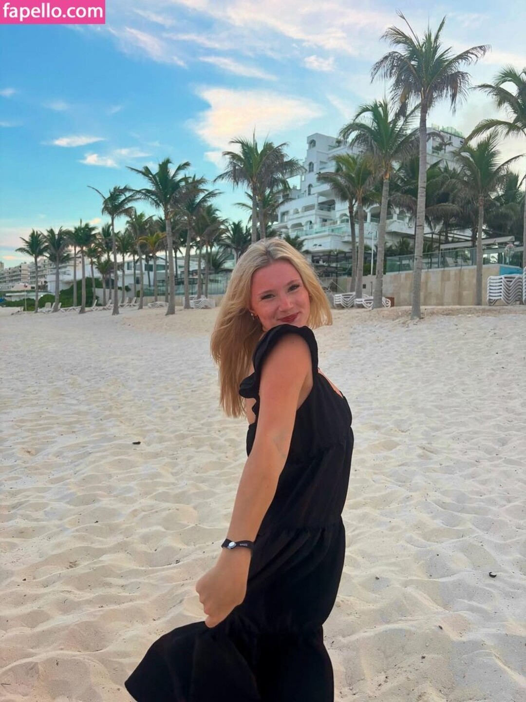 blonde babe onlyfans hd galleries