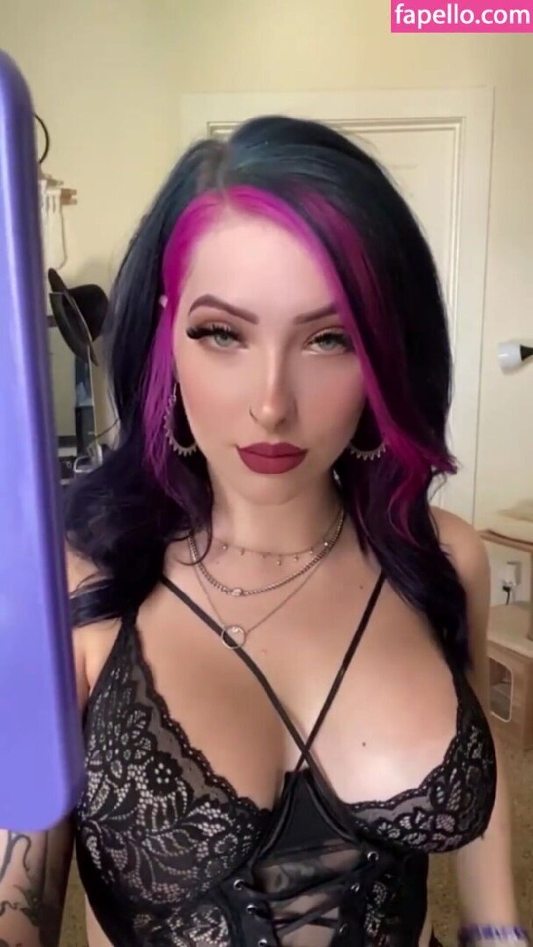 Juliakins porn model picture