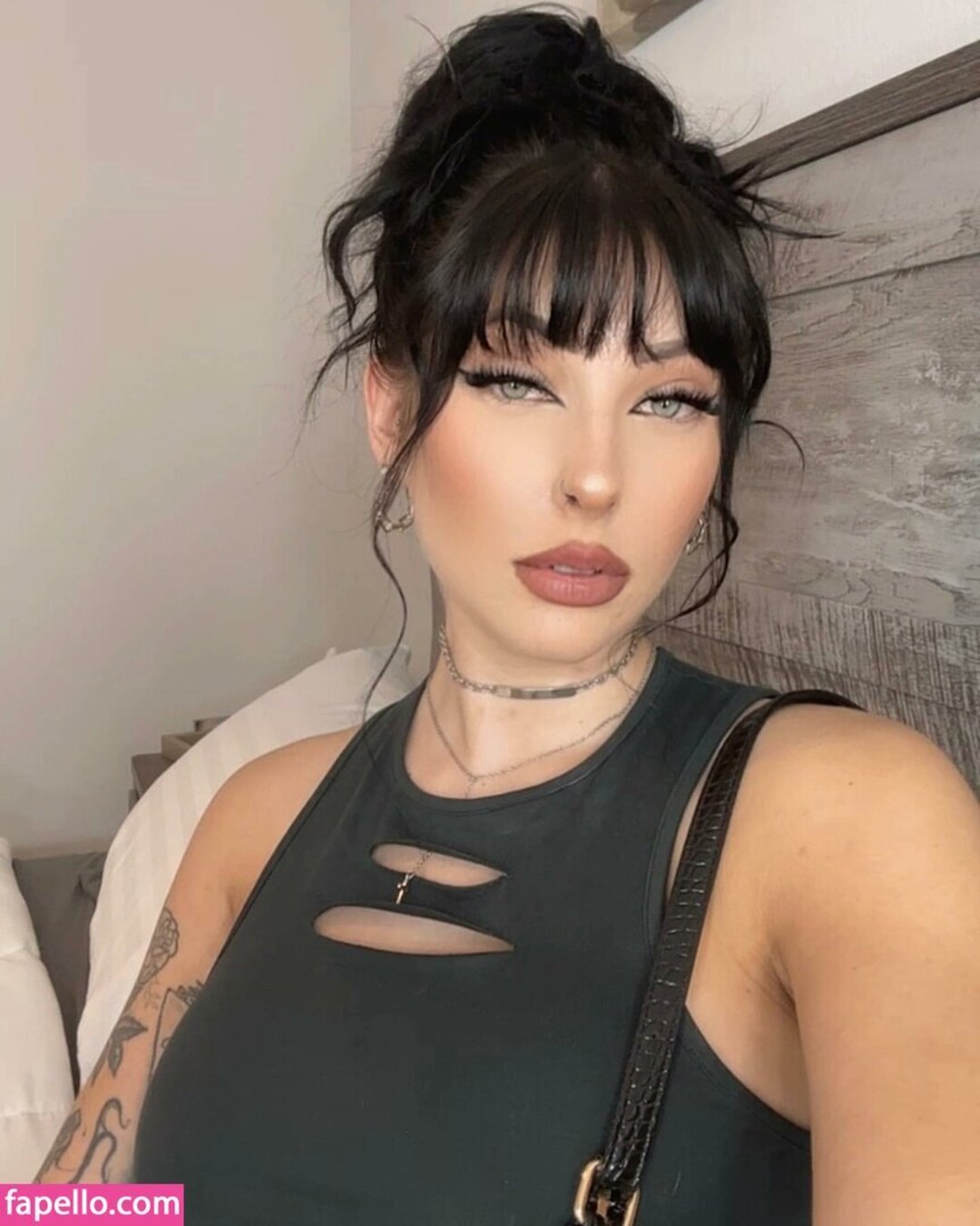 Juliakins model naked image