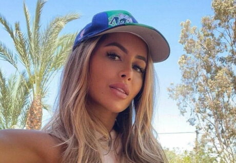 El Himer pornstar naked pics