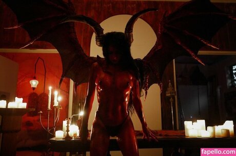 Toxic Vision model art pics