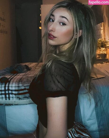 Chlo Matt xxx model image