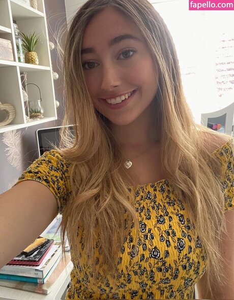 Chlo Matt art actress pics