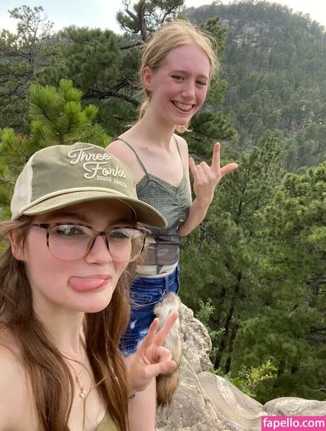 Gals O Gurk naked star picture