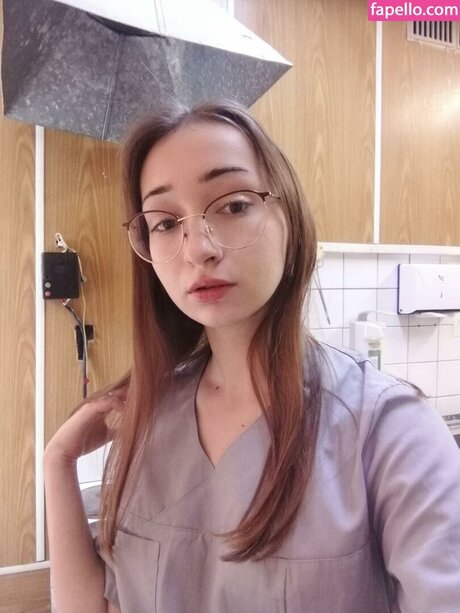 Polly Bee star porn photo