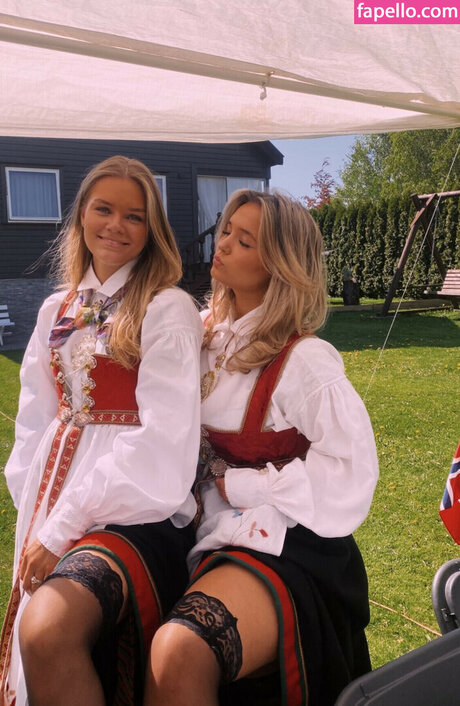 Julianne Larsen pornstar erotic pics