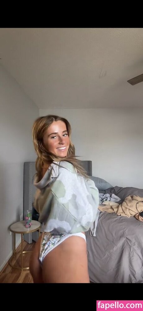 Livromanoo porn model pics