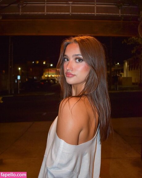 Katie Thompson model high quality pics