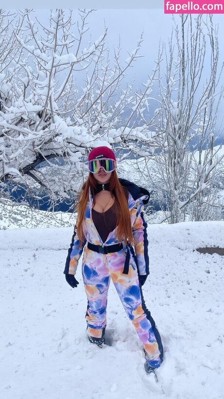 Moonick Oliveira erotic actress pic