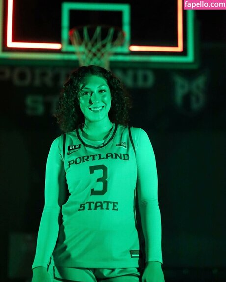 Brooklyn Strandy model nice photo