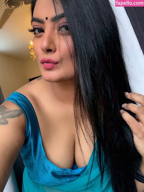 Twinkle Kapoor pornstar adult picture