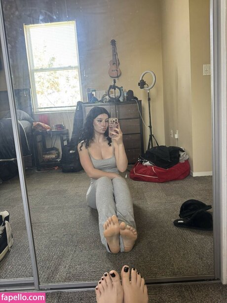 teacher milf onlyfans pornographic picture