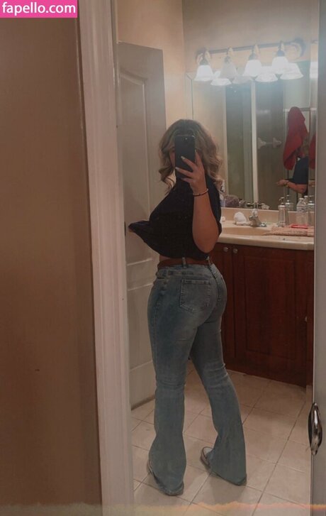 Lillianjl_ model art gallery